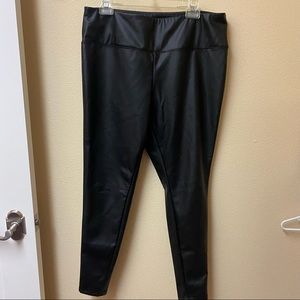 XL faux leather leggings